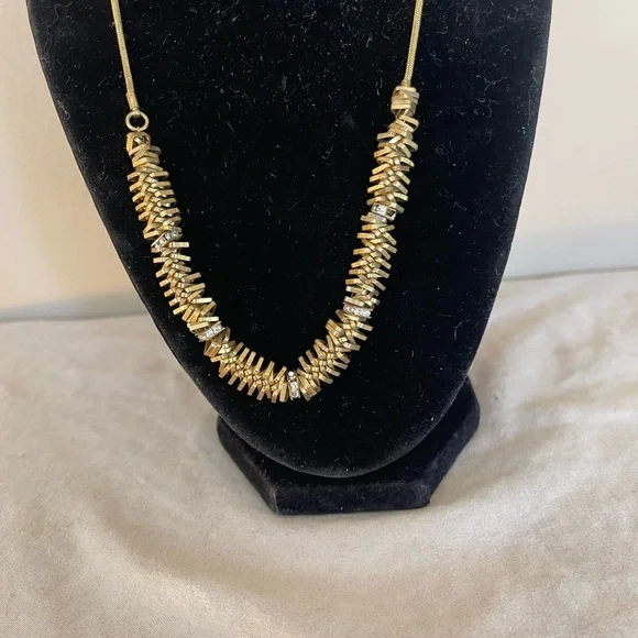 Vintage J Crew Gold Tone Chunky Necklace Women’s Jewelry Fashion Stylish - Picture 7 of 9